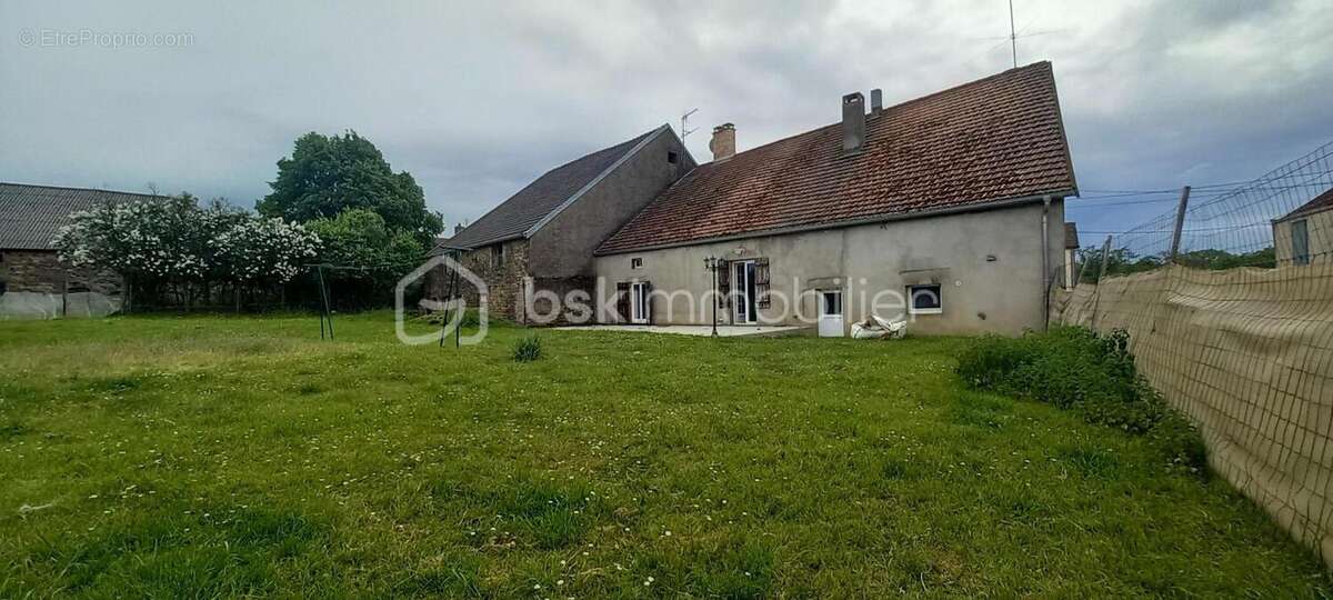 Maison à FAYL-BILLOT