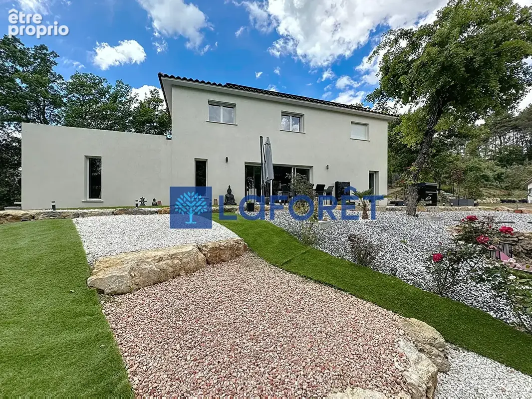 Maison d'exception à vendre à Draguignan - 7 pièces, 6 chambres, 2500 m² de terrain - photo 3