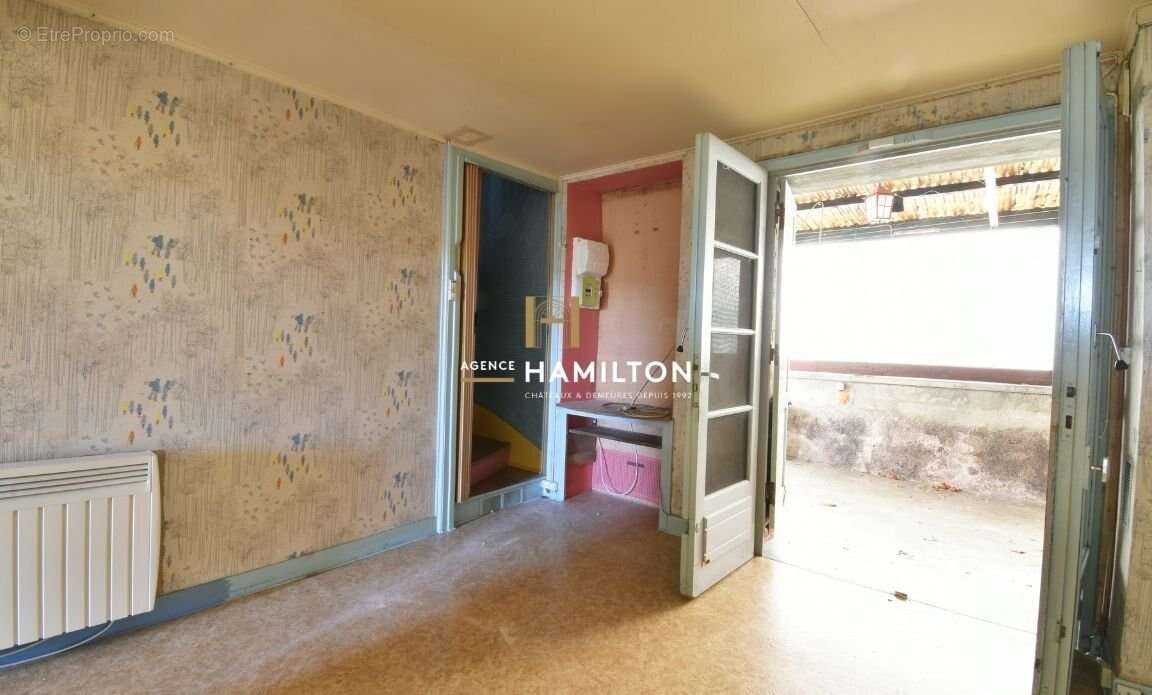 Belle maison en pierre a renover - vue dominante sur la vallee cordaise - photo 3