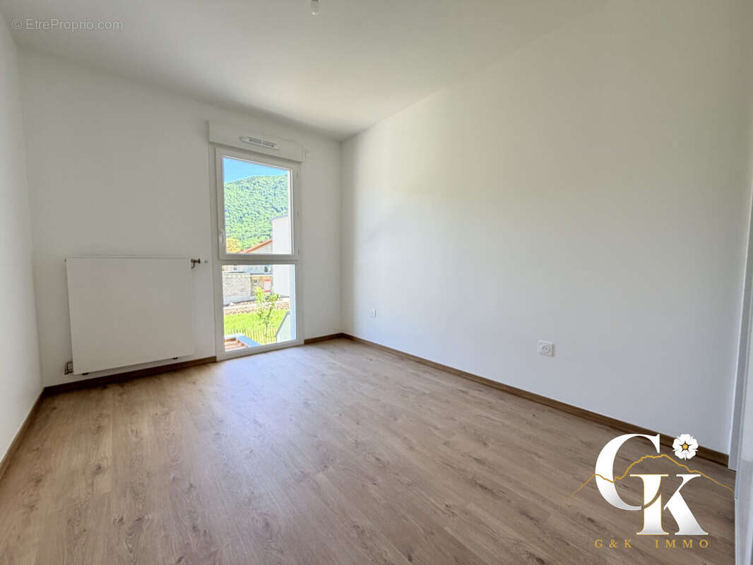 Appartement à SAINT-PAUL-DE-VARCES