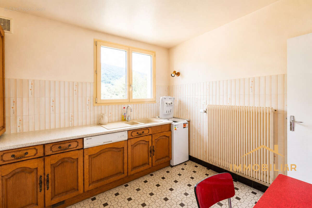Appartement 73 m² à Saint-Claude  - photo 6