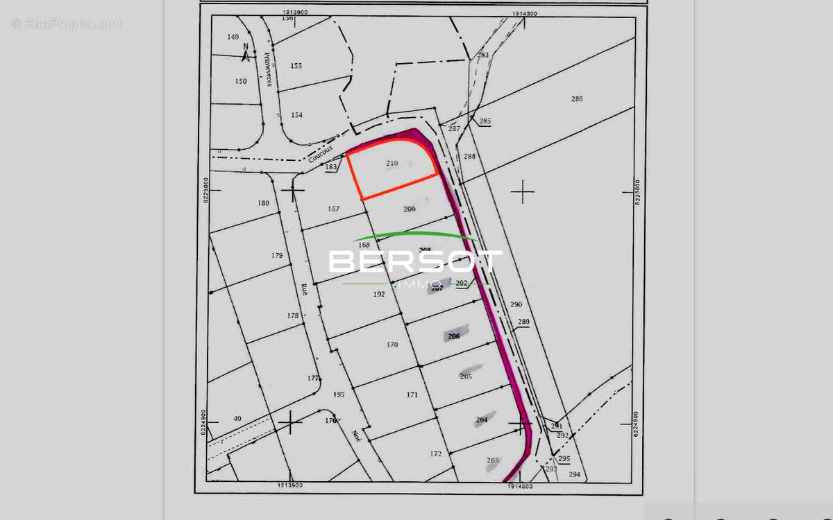 Terrain à SAINT-VIT