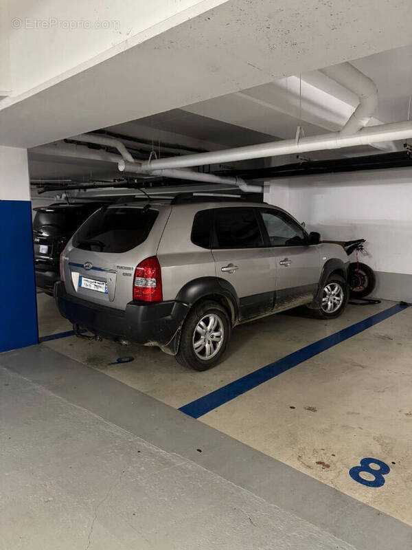 Parking à PARIS-15E