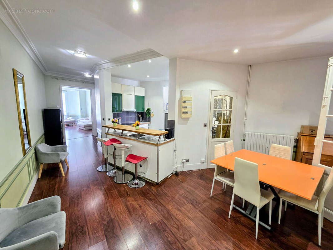 M° Sèvres - Lecourbe  - 6P + Chambre de service - photo 6