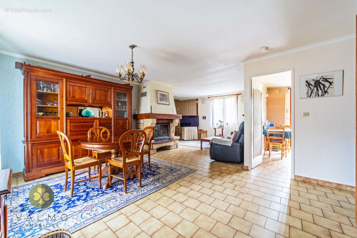 Maison à CONDE-SUR-VESGRE
