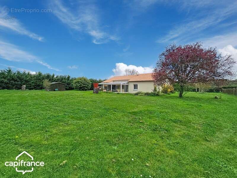 Thouars- maison de plain-pied de 130m2 - photo 12