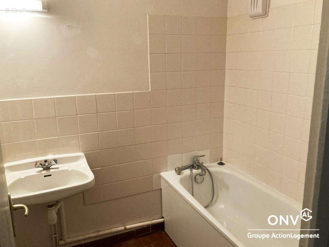 Appartement à SAINT-ETIENNE-DE-SAINT-GEOIRS