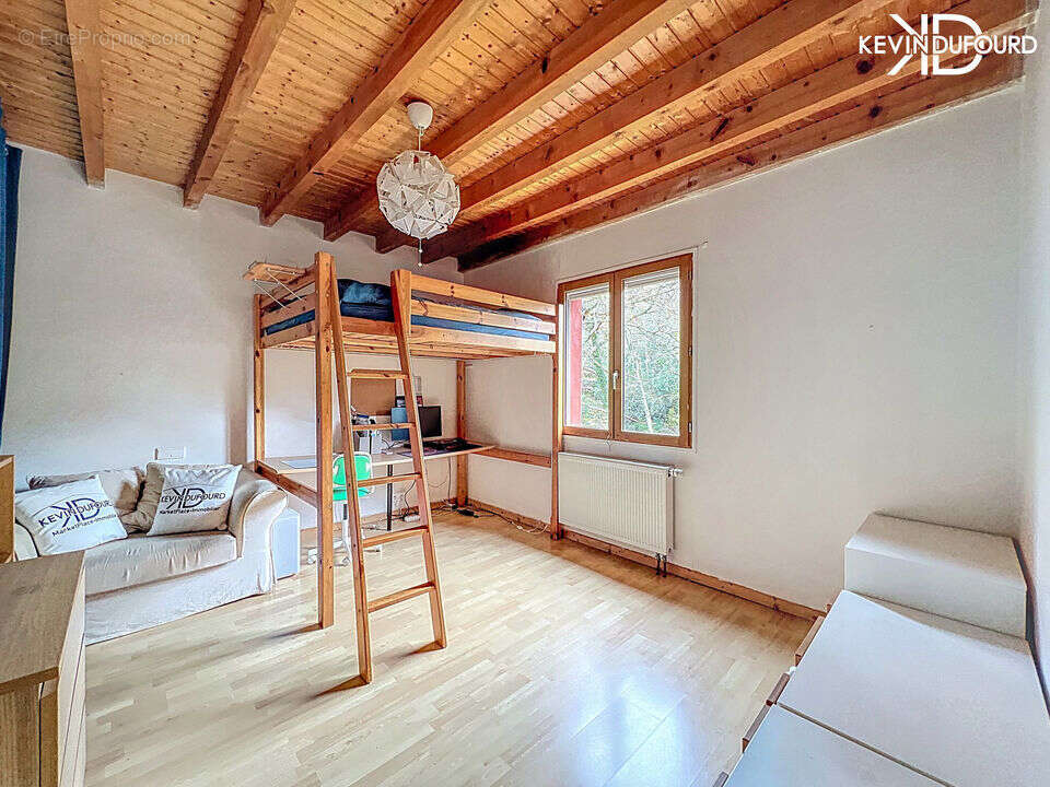 Maison à SAINT-ETIENNE-DE-FONTBELLON