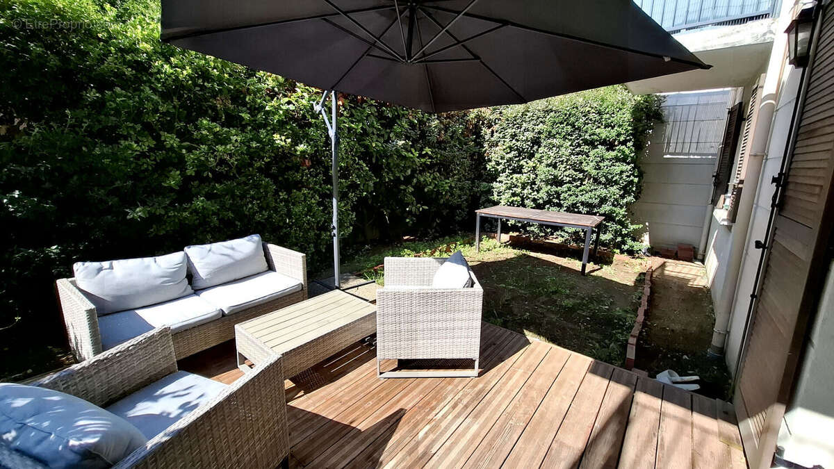 Appartement à SANTENY