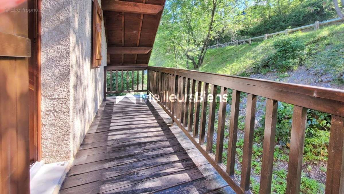 Studio aux Orres 20 m² avec balcon, cave et casier à skis - photo 2