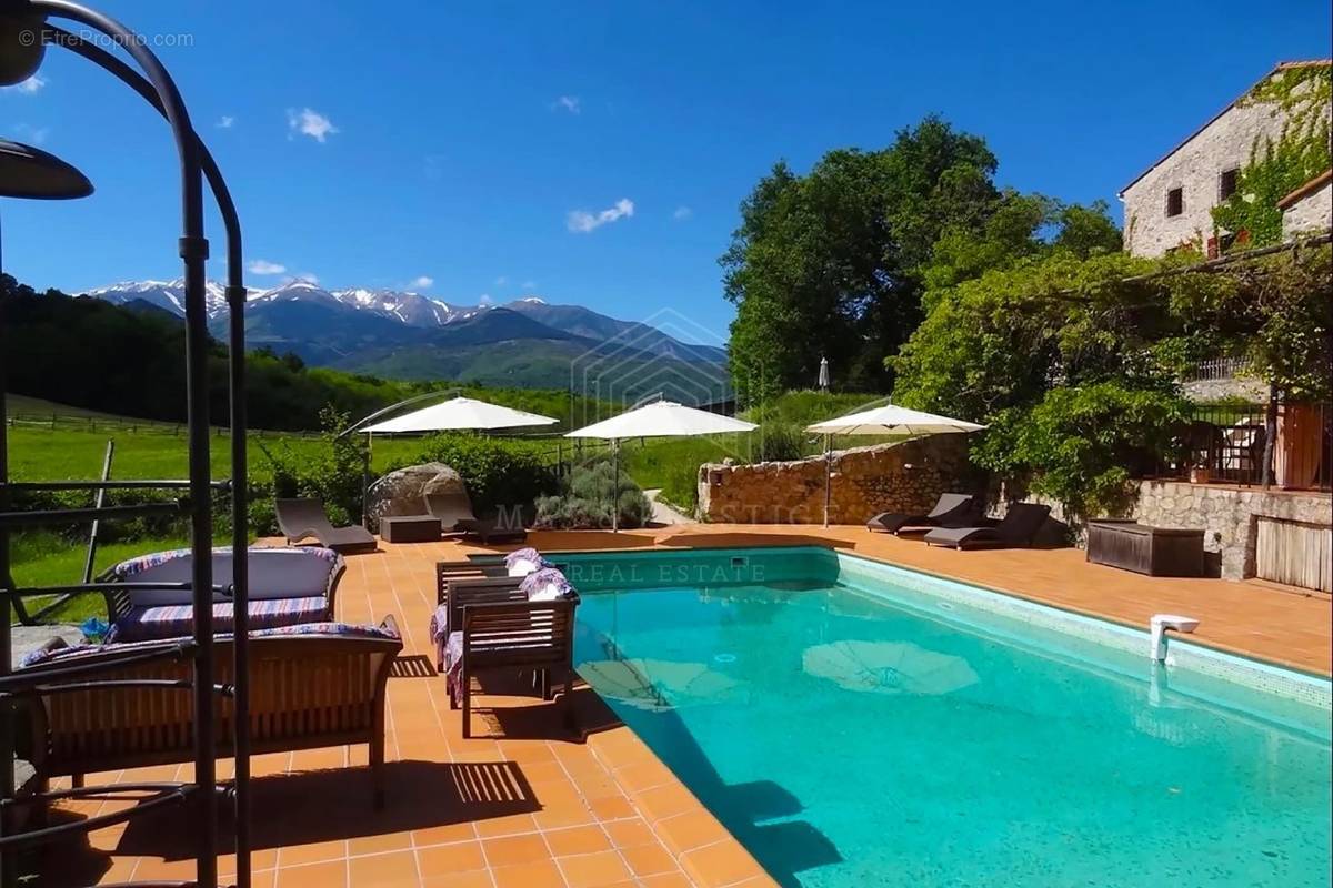 Maison à SAINT-LAURENT-DE-CERDANS