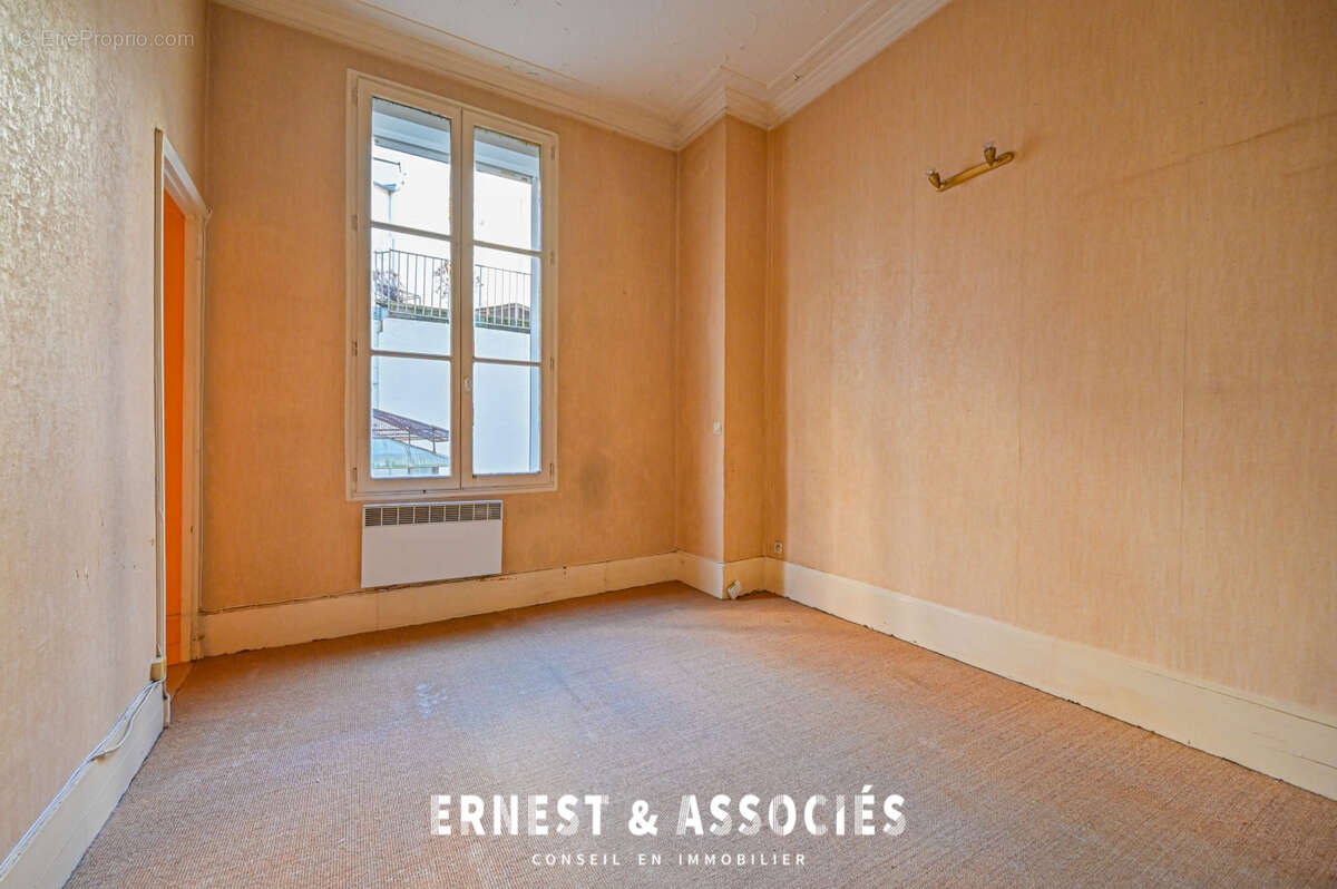 Appartement à PARIS-10E