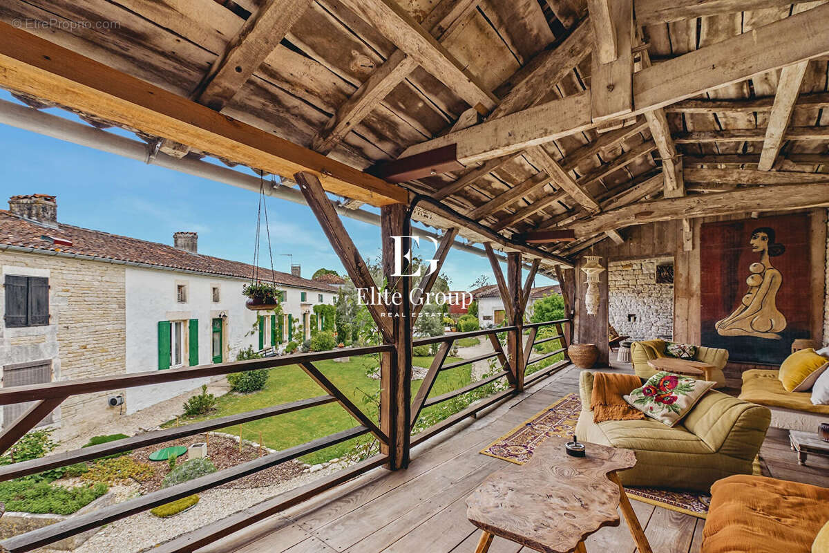 Maison à COGNAC