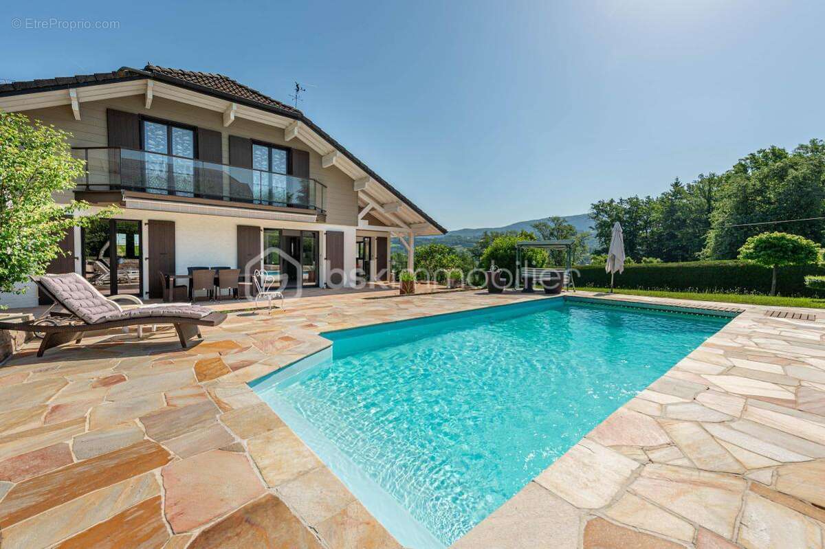 Maison à CHAPEIRY