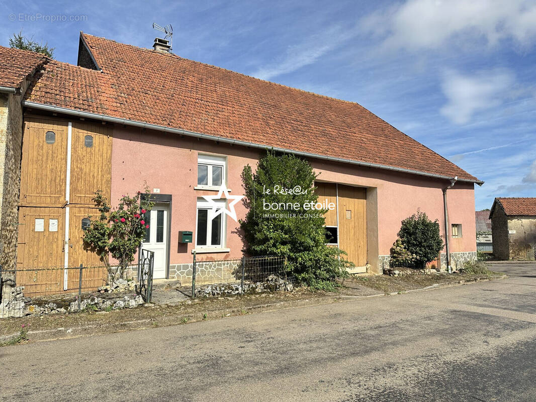 Maison à BONNECOURT