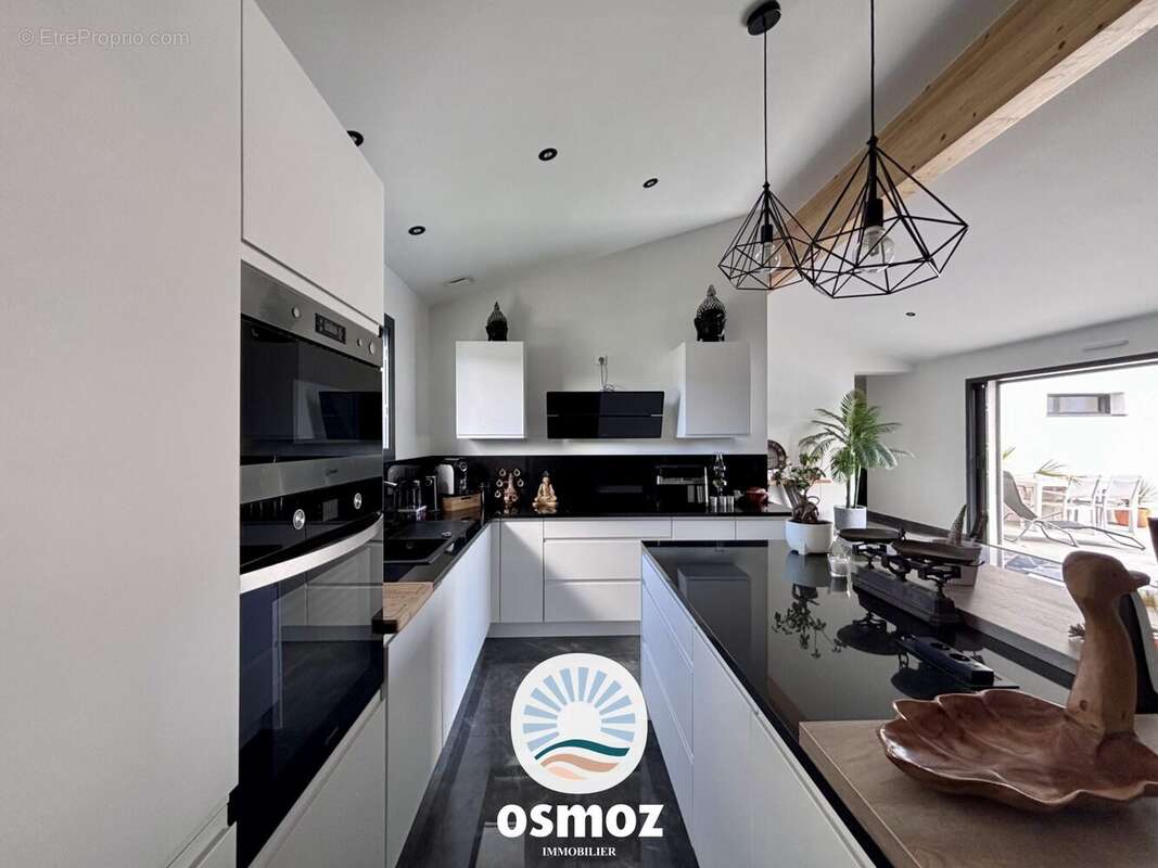 Maison 151 m² à Saint-Sauveur-D'aunis  - photo 5