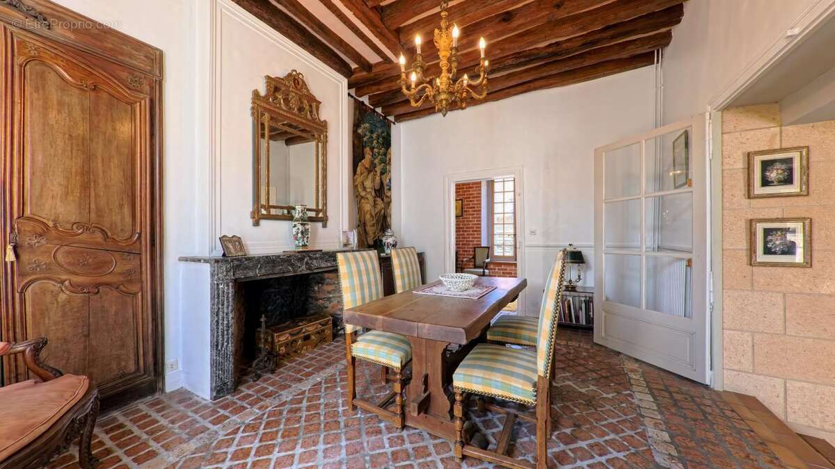 Maison à CHEVRY-COSSIGNY