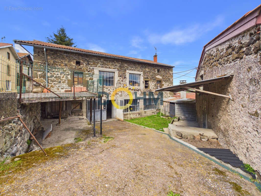 Maison à POLIGNAC