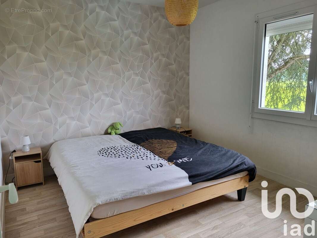 Photo 5 - Maison à SAINT-MEDARD-DE-GUIZIERES