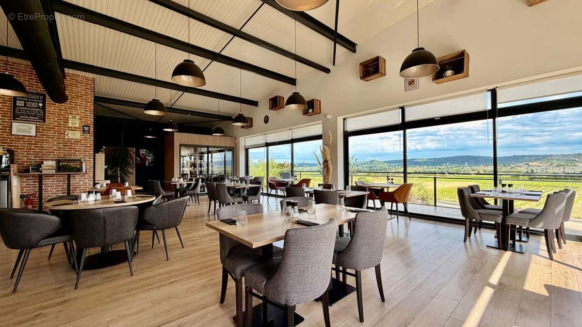 Restaurant d’exception à reprendre – au cœur de la vaunage - vue imprenable - 100% equipe ! - photo 5