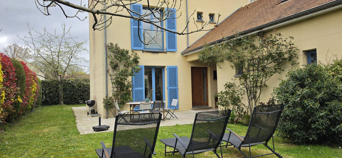 Maison à LES LOGES-EN-JOSAS