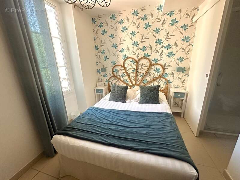 Commerce à COLLOBRIERES