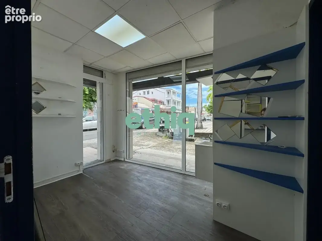 Commerce 40 m² à vendre à Le Gosier (97190) - photo 3