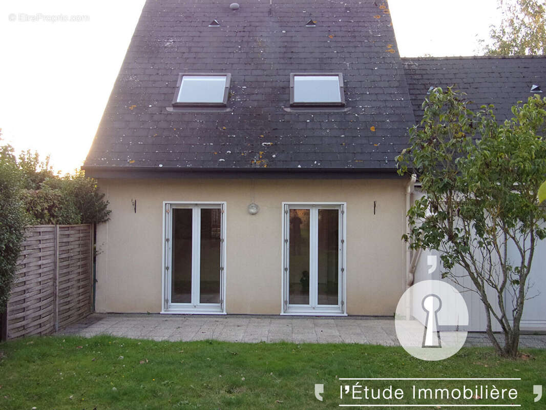 Maison à MESLAY-DU-MAINE