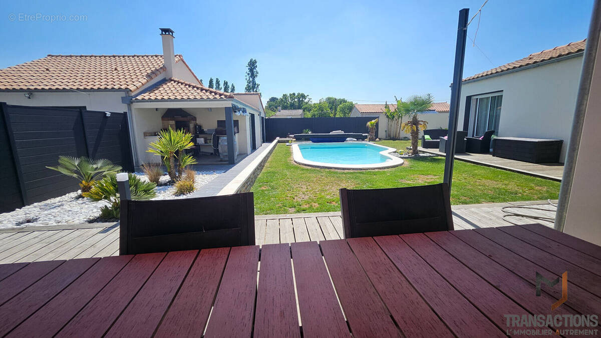 Photo 1 - Maison à ROUANS