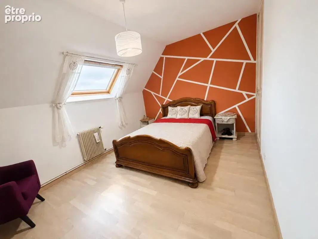 Bourges-quartier hôpital-maison avec veranda, trois chambres - photo 6