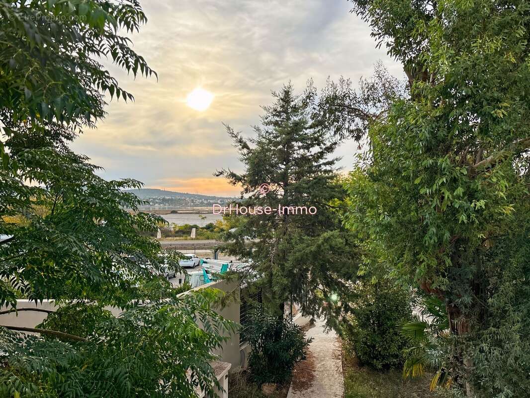 Appartement à POUSSAN