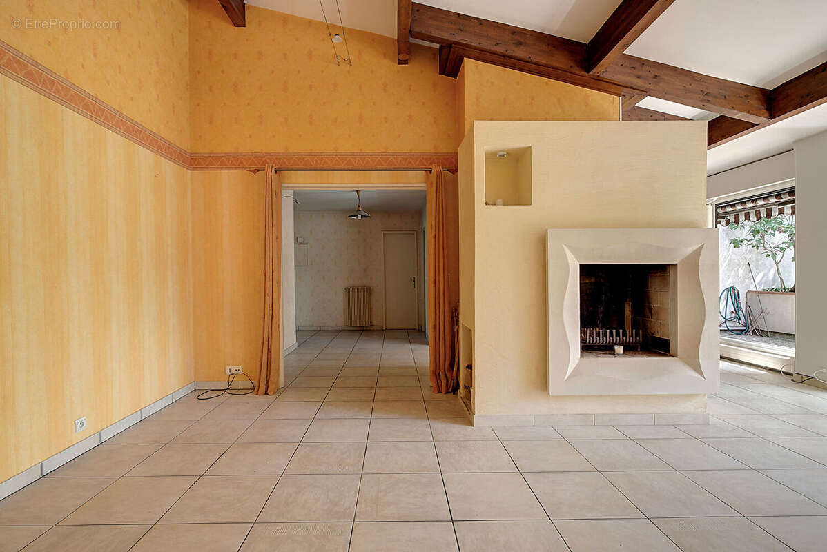 Appartement à VILLE-D'AVRAY