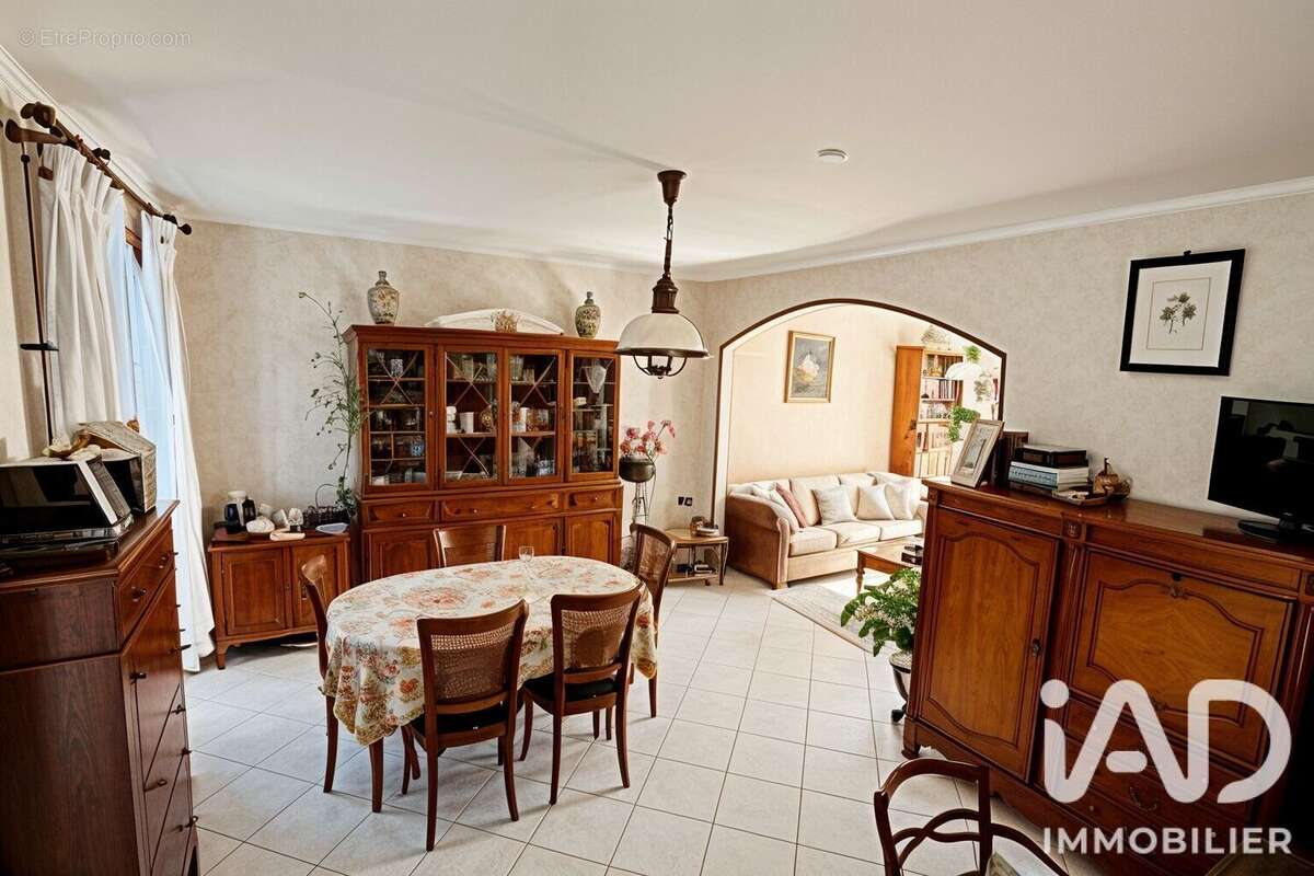Maison 92 m² à Livry-Gargan  - photo 3