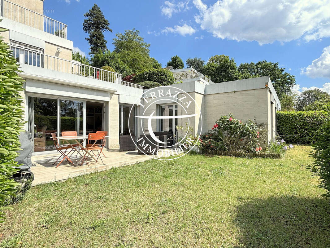 Appartement à LA CELLE-SAINT-CLOUD