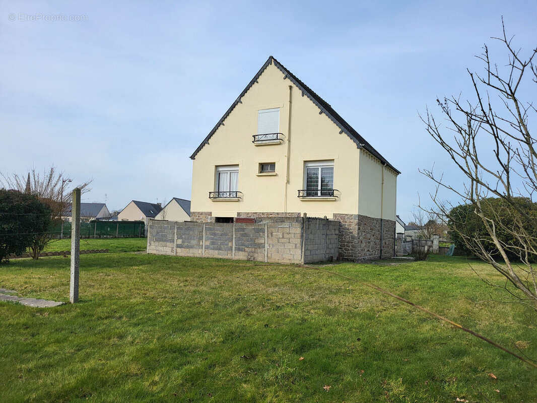 Maison à PLOUEC-DU-TRIEUX