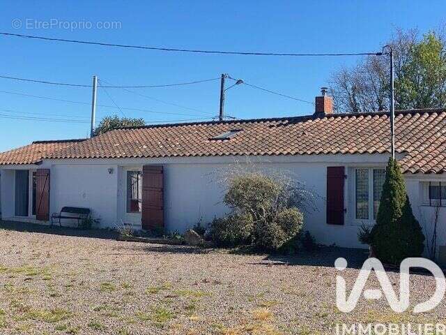 Photo 2 - Maison à CHAMPAGNE-LES-MARAIS