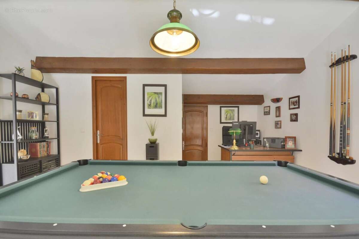 Maison à ROQUEFORT-LES-PINS