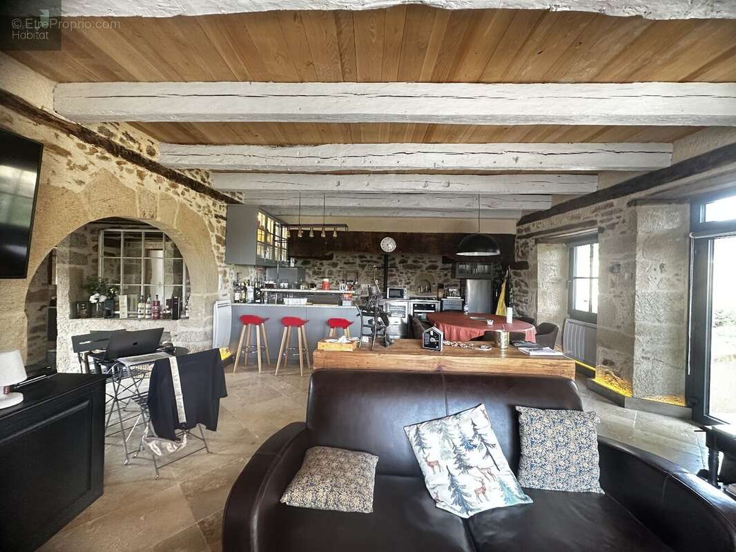 Maison à SAINT-CIRGUES