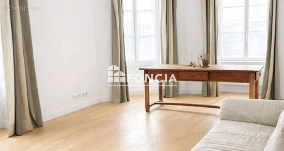 Appartement à VERSAILLES