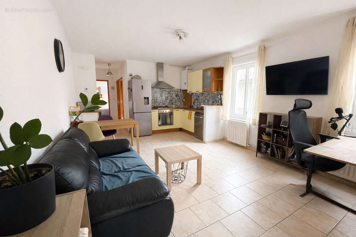 Appartement à SCY-CHAZELLES