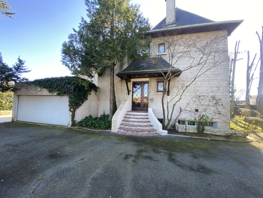 Maison T9 située à Séméac - photo 2