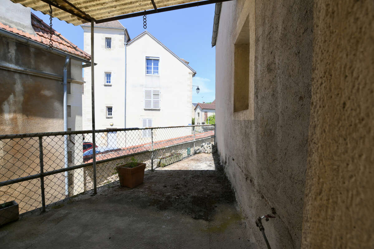 Maison à L'ISLE-SUR-SEREIN