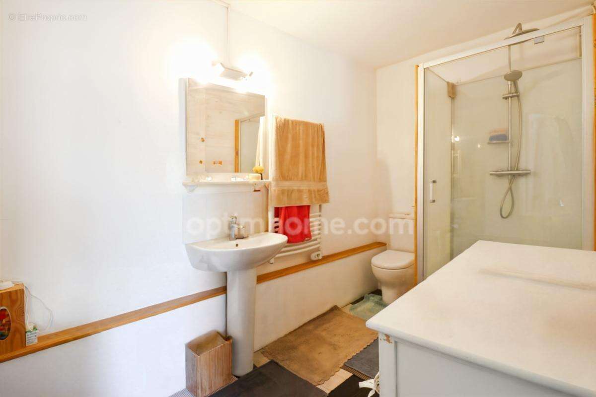Maison de Charme et de Caractère de 353 m² - 9 Pièces - 6 Chambres sur parcelle de 662 m² - BELLAC 87300 - photo 29