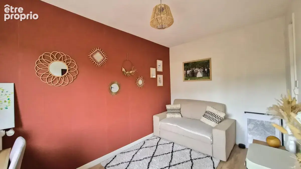 T4 rénové de 69.14 m², dernier étage, balcon, caves, parking - photo 12
