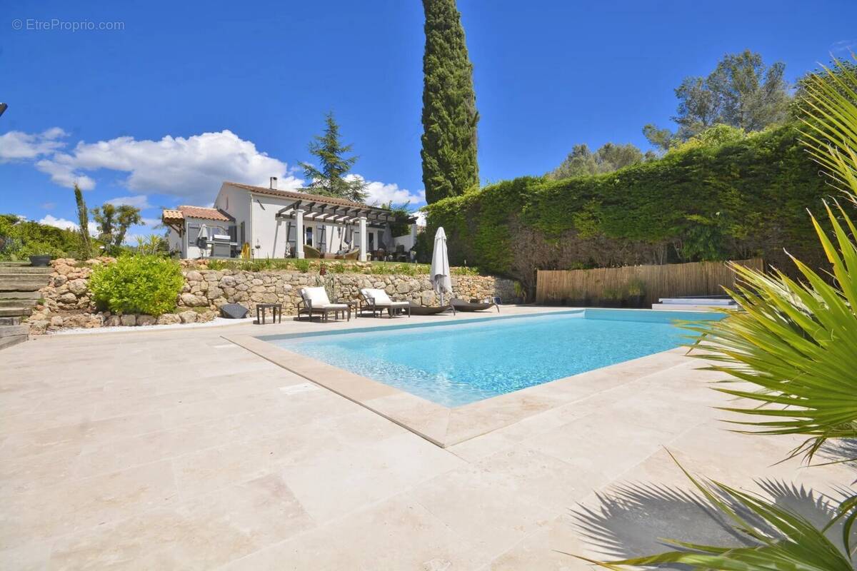 Maison à VALBONNE