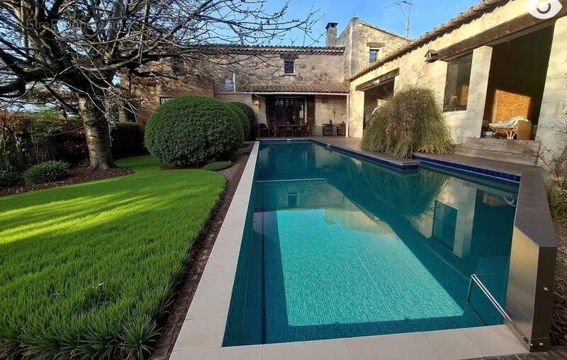 Maison à VENASQUE