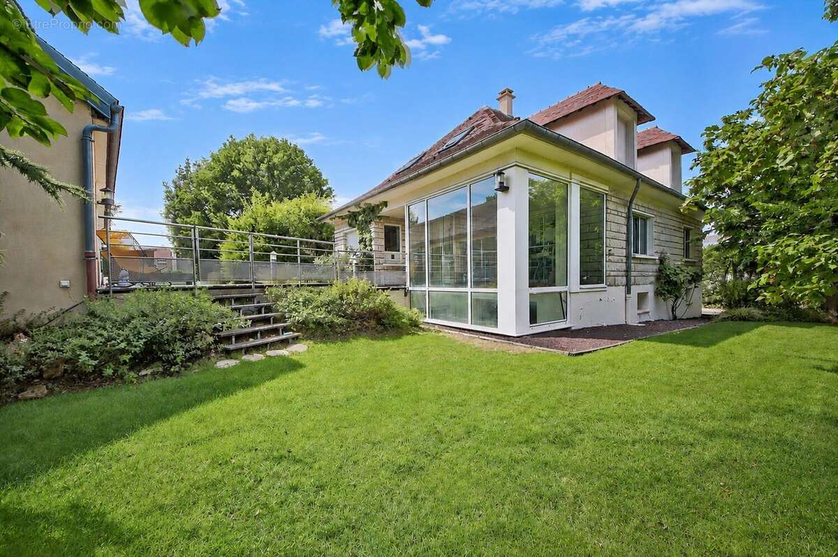 Maison 465 m² à Chambourcy  - photo 3