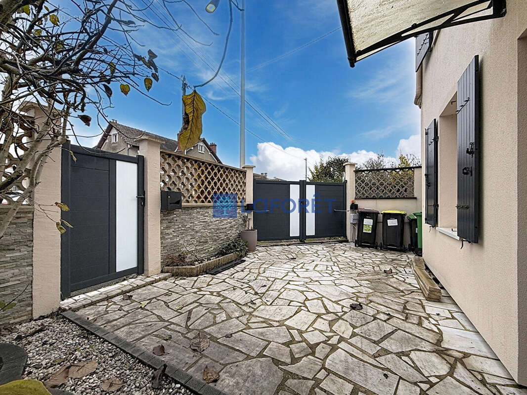 Maison à SAVIGNY-SUR-ORGE