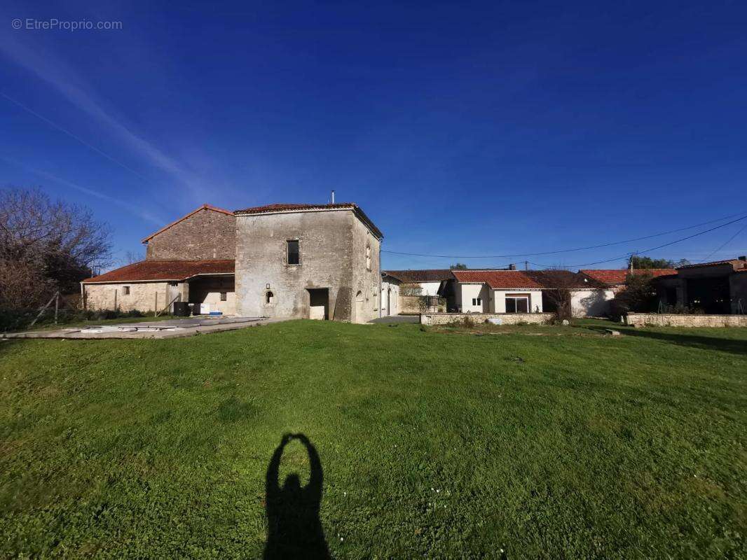 Maison à FONTENILLE