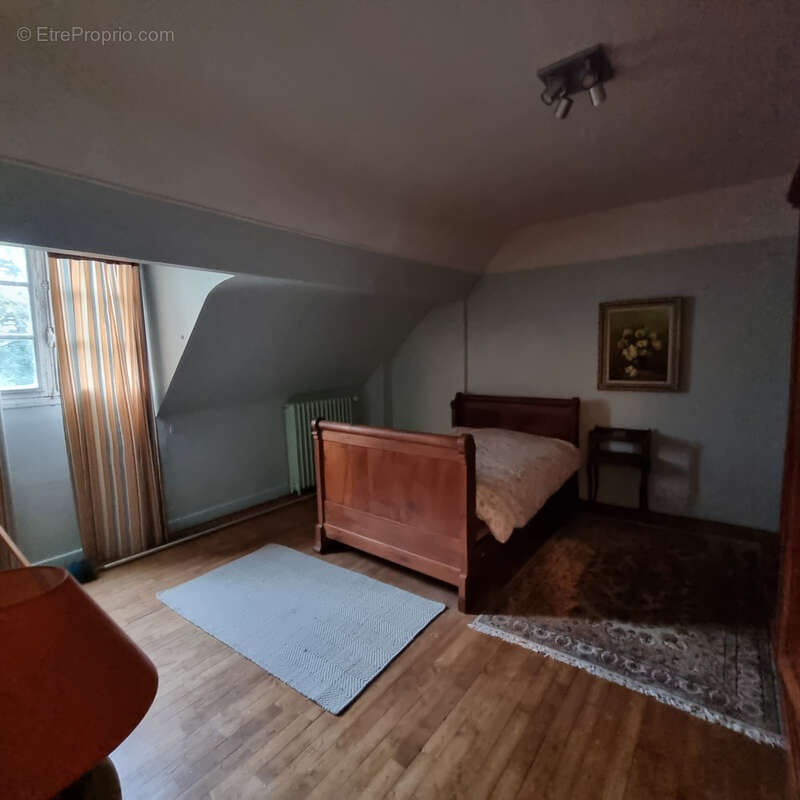 Maison à MONTGIVRAY